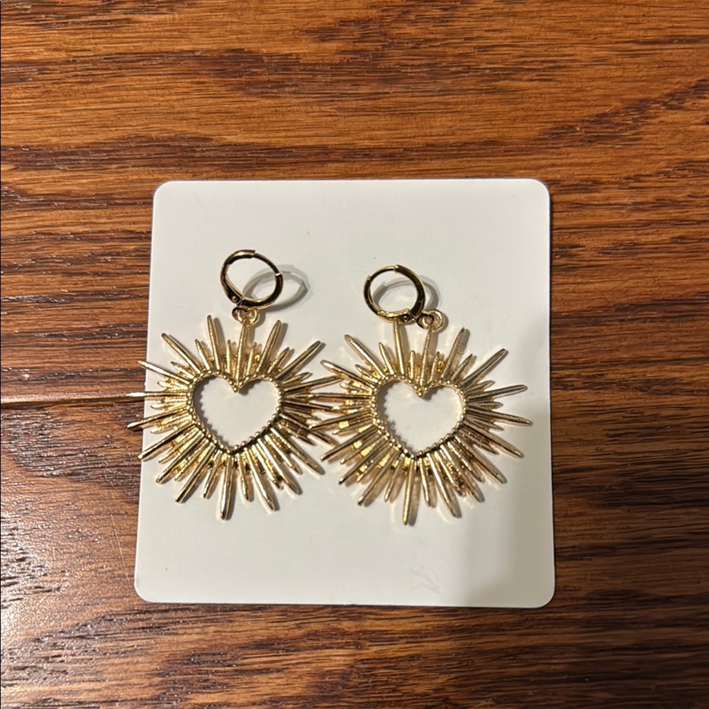 ⭐️SHEIN Gold Sunburst Heart Earrings